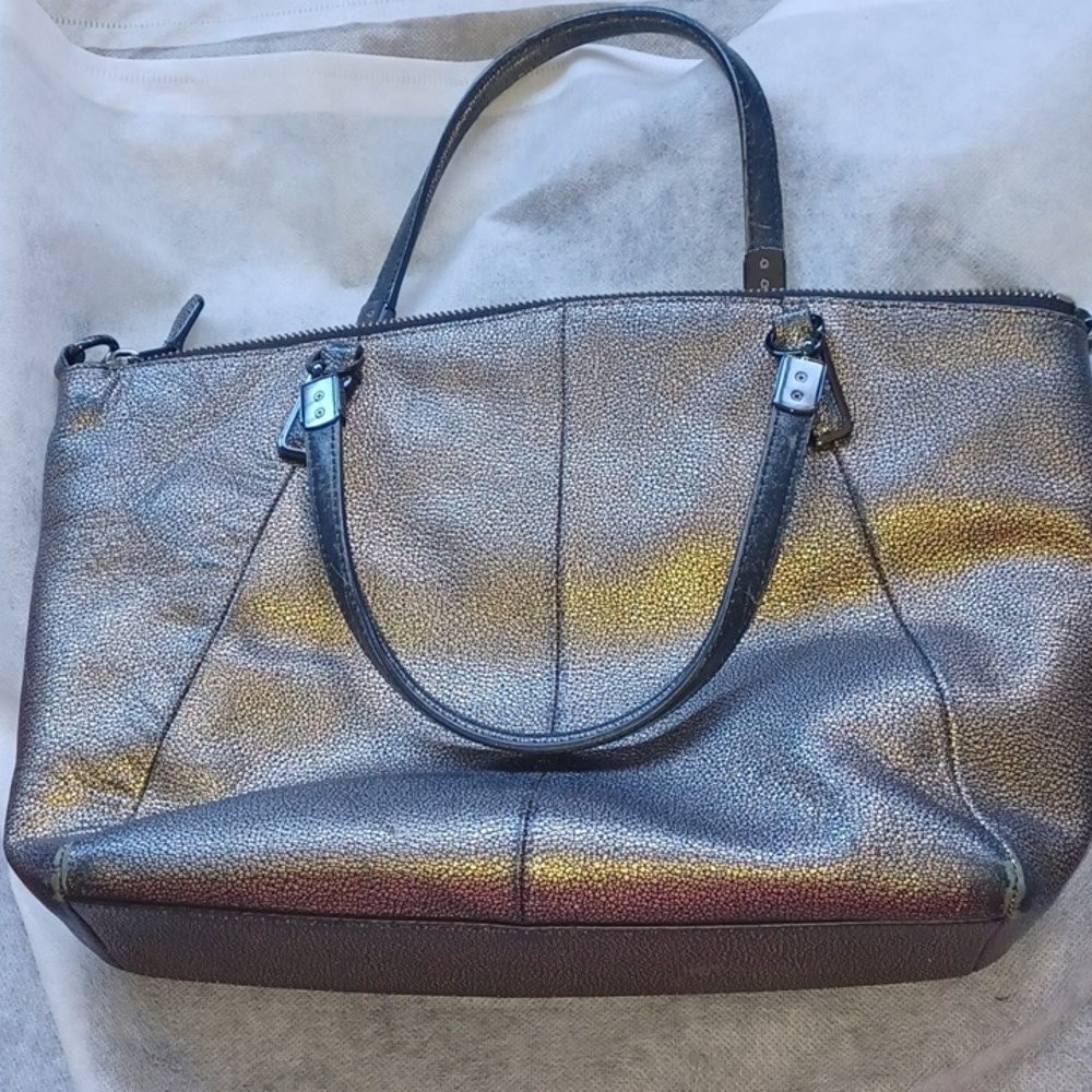 COACH 33736 MEDIUM SIZE GOLD, BLACK LEATHER METALIC HANDBAG - Picture 2 of 12